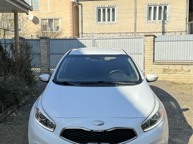 Білий Кіа Сід, об'ємом двигуна 1.6 л та пробігом 178 тис. км за 8650 $, фото 7 на Automoto.ua