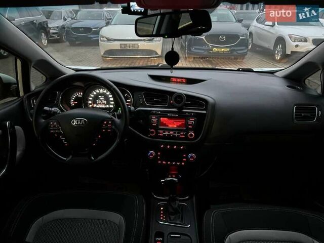 Білий Кіа Сід, об'ємом двигуна 1.59 л та пробігом 199 тис. км за 10500 $, фото 12 на Automoto.ua