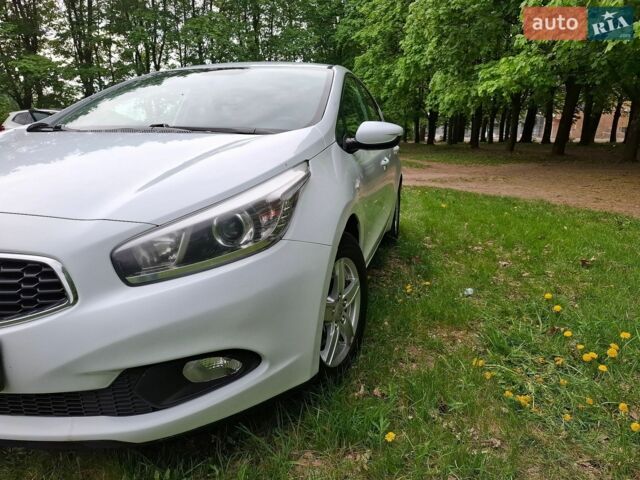Белый Киа Сид, объемом двигателя 1.6 л и пробегом 220 тыс. км за 7800 $, фото 8 на Automoto.ua