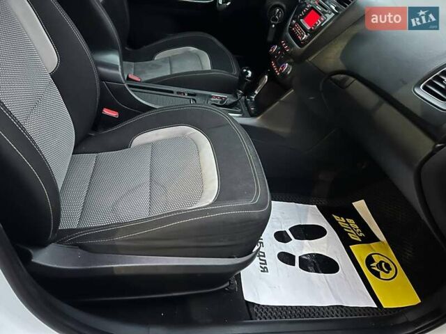 Білий Кіа Сід, об'ємом двигуна 1.59 л та пробігом 199 тис. км за 10500 $, фото 9 на Automoto.ua