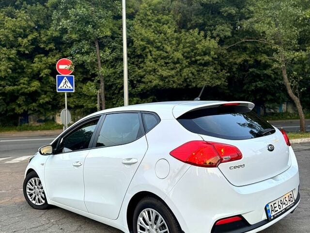 Білий Кіа Сід, об'ємом двигуна 1.6 л та пробігом 134 тис. км за 10900 $, фото 5 на Automoto.ua