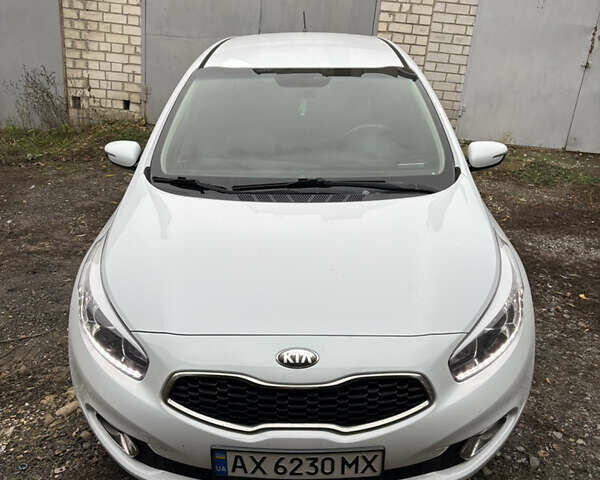 Білий Кіа Сід, об'ємом двигуна 1.59 л та пробігом 116 тис. км за 11500 $, фото 2 на Automoto.ua