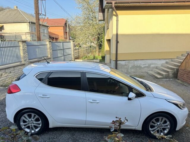 Білий Кіа Сід, об'ємом двигуна 1.6 л та пробігом 178 тис. км за 8650 $, фото 6 на Automoto.ua