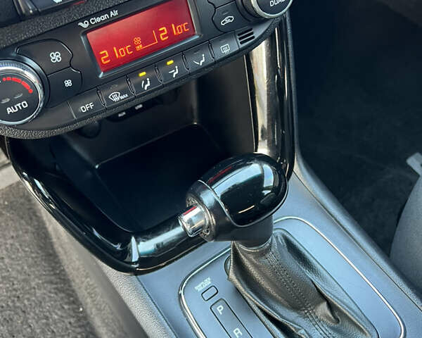 Белый Киа Сид, объемом двигателя 1.59 л и пробегом 127 тыс. км за 10500 $, фото 6 на Automoto.ua