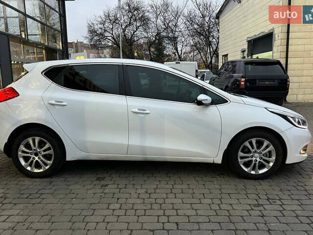 Білий Кіа Сід, об'ємом двигуна 1.59 л та пробігом 199 тис. км за 10500 $, фото 7 на Automoto.ua