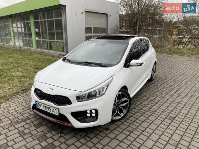 Белый Киа Сид, объемом двигателя 1.59 л и пробегом 127 тыс. км за 10500 $, фото 10 на Automoto.ua