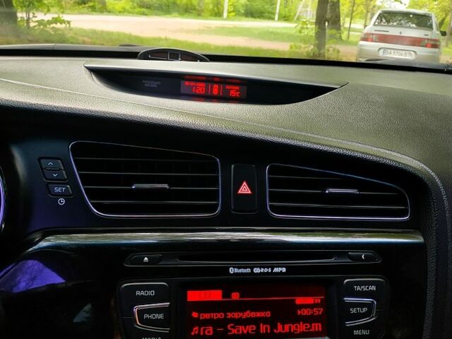 Білий Кіа Сід, об'ємом двигуна 1.6 л та пробігом 127 тис. км за 10800 $, фото 9 на Automoto.ua