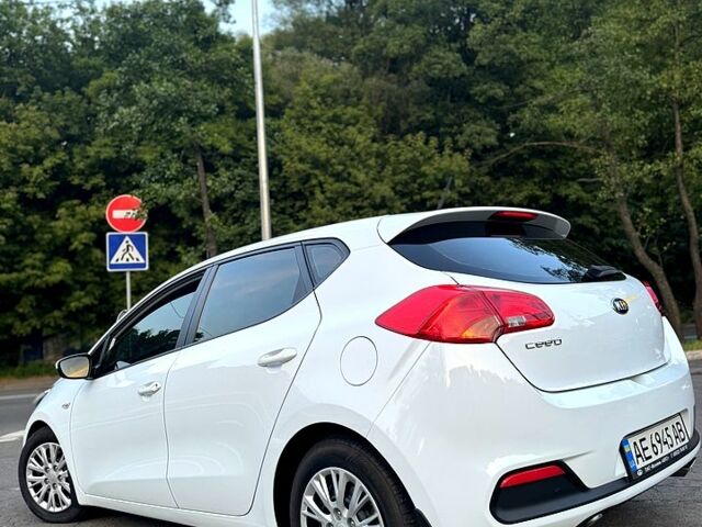 Білий Кіа Сід, об'ємом двигуна 1.6 л та пробігом 134 тис. км за 10900 $, фото 2 на Automoto.ua