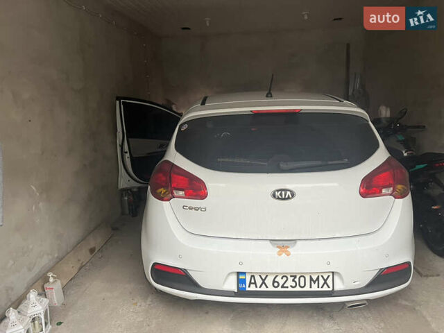 Білий Кіа Сід, об'ємом двигуна 1.59 л та пробігом 116 тис. км за 11500 $, фото 12 на Automoto.ua