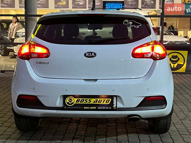 Білий Кіа Сід, об'ємом двигуна 1.59 л та пробігом 199 тис. км за 10500 $, фото 5 на Automoto.ua