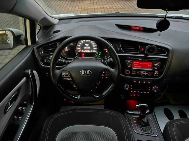 Білий Кіа Сід, об'ємом двигуна 1.6 л та пробігом 199 тис. км за 10500 $, фото 15 на Automoto.ua