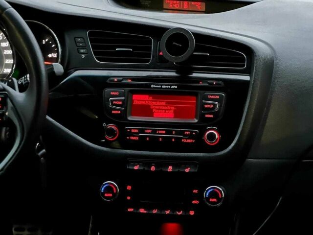 Білий Кіа Сід, об'ємом двигуна 1.6 л та пробігом 199 тис. км за 10500 $, фото 14 на Automoto.ua