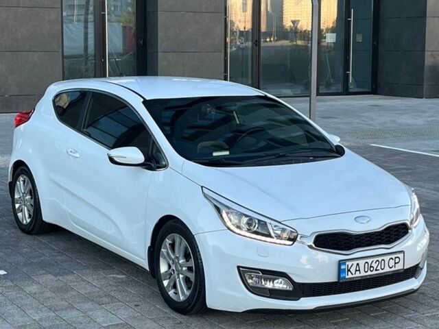 Белый Киа Сид, объемом двигателя 1.59 л и пробегом 133 тыс. км за 9400 $, фото 2 на Automoto.ua