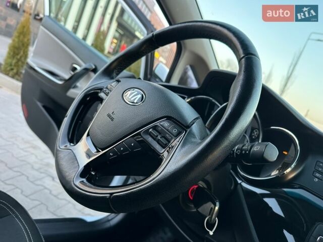 Белый Киа Сид, объемом двигателя 1.59 л и пробегом 49 тыс. км за 12850 $, фото 96 на Automoto.ua