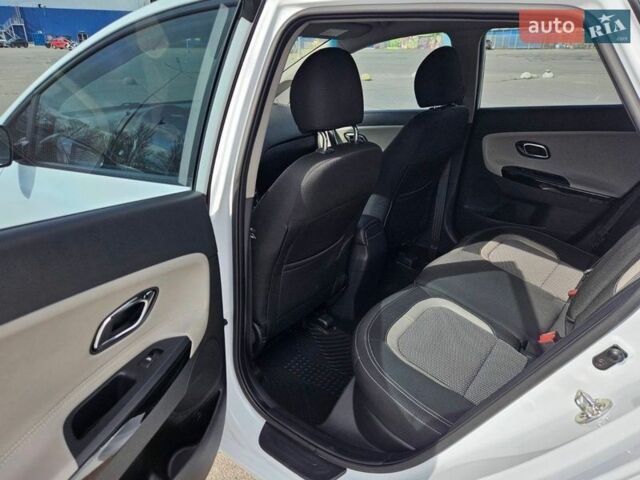 Белый Киа Сид, объемом двигателя 1.6 л и пробегом 70 тыс. км за 10500 $, фото 27 на Automoto.ua
