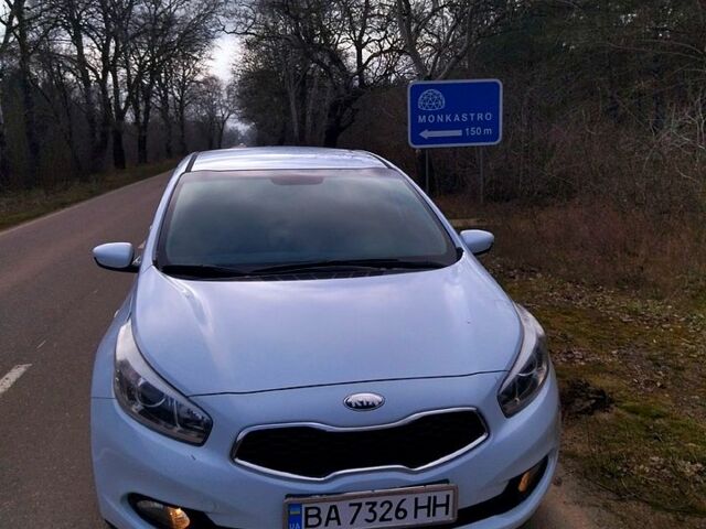 Білий Кіа Сід, об'ємом двигуна 1.6 л та пробігом 12900 тис. км за 10700 $, фото 13 на Automoto.ua