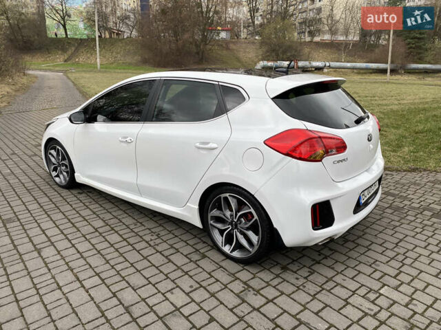 Белый Киа Сид, объемом двигателя 1.59 л и пробегом 127 тыс. км за 10500 $, фото 3 на Automoto.ua