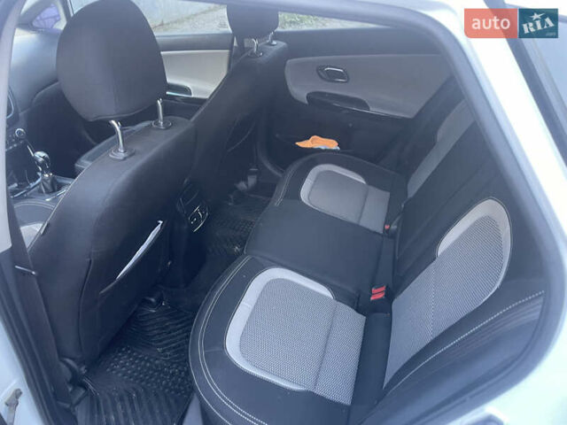 Білий Кіа Сід, об'ємом двигуна 1.59 л та пробігом 116 тис. км за 11500 $, фото 14 на Automoto.ua