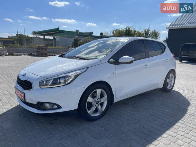 Белый Киа Сид, объемом двигателя 1.4 л и пробегом 166 тыс. км за 8700 $, фото 2 на Automoto.ua