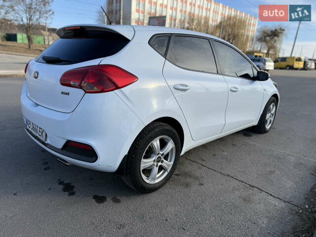 Белый Киа Сид, объемом двигателя 1.4 л и пробегом 190 тыс. км за 7200 $, фото 14 на Automoto.ua