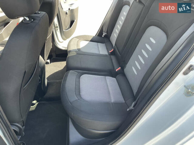 Белый Киа Сид, объемом двигателя 1.4 л и пробегом 166 тыс. км за 8700 $, фото 17 на Automoto.ua