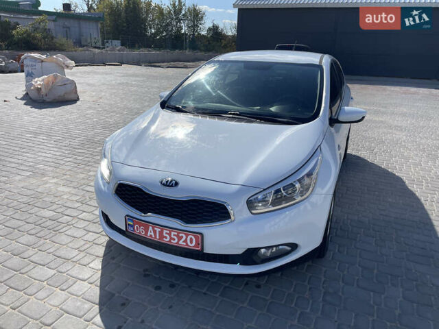 Белый Киа Сид, объемом двигателя 1.4 л и пробегом 166 тыс. км за 8700 $, фото 4 на Automoto.ua