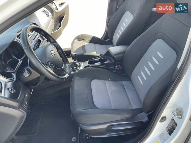 Белый Киа Сид, объемом двигателя 1.4 л и пробегом 166 тыс. км за 8700 $, фото 14 на Automoto.ua