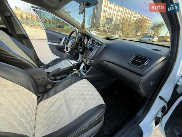 Белый Киа Сид, объемом двигателя 1.4 л и пробегом 190 тыс. км за 7200 $, фото 21 на Automoto.ua