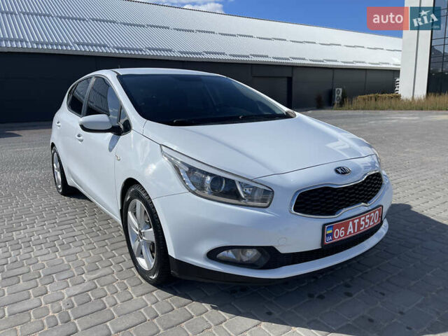 Белый Киа Сид, объемом двигателя 1.4 л и пробегом 166 тыс. км за 8700 $, фото 5 на Automoto.ua