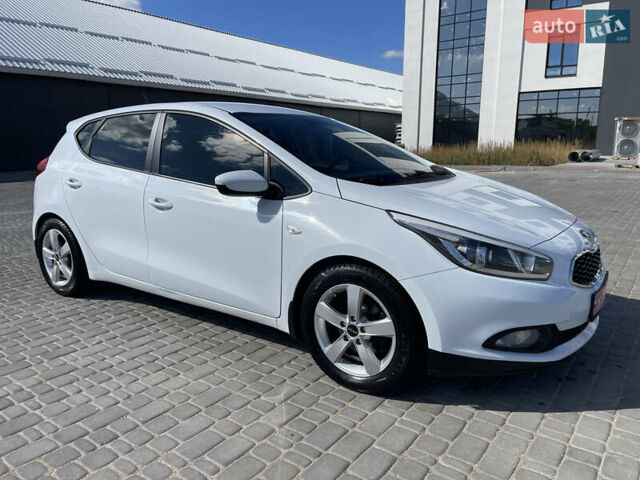 Белый Киа Сид, объемом двигателя 1.4 л и пробегом 166 тыс. км за 8700 $, фото 6 на Automoto.ua