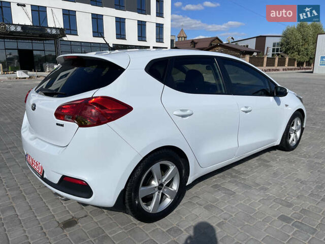 Белый Киа Сид, объемом двигателя 1.4 л и пробегом 166 тыс. км за 8700 $, фото 7 на Automoto.ua
