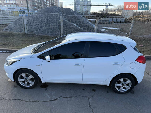 Белый Киа Сид, объемом двигателя 1.4 л и пробегом 190 тыс. км за 7200 $, фото 7 на Automoto.ua