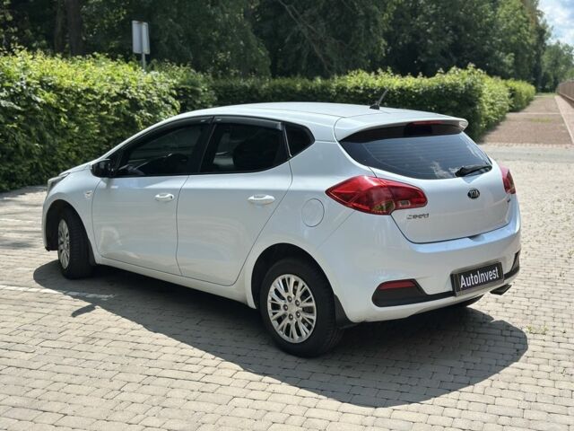 Белый Киа Сид, объемом двигателя 1.6 л и пробегом 162 тыс. км за 8500 $, фото 3 на Automoto.ua