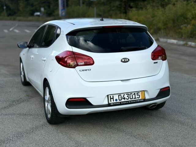 Белый Киа Сид, объемом двигателя 1.4 л и пробегом 233 тыс. км за 8200 $, фото 6 на Automoto.ua