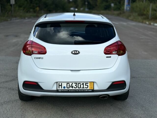 Белый Киа Сид, объемом двигателя 1.4 л и пробегом 233 тыс. км за 8200 $, фото 7 на Automoto.ua