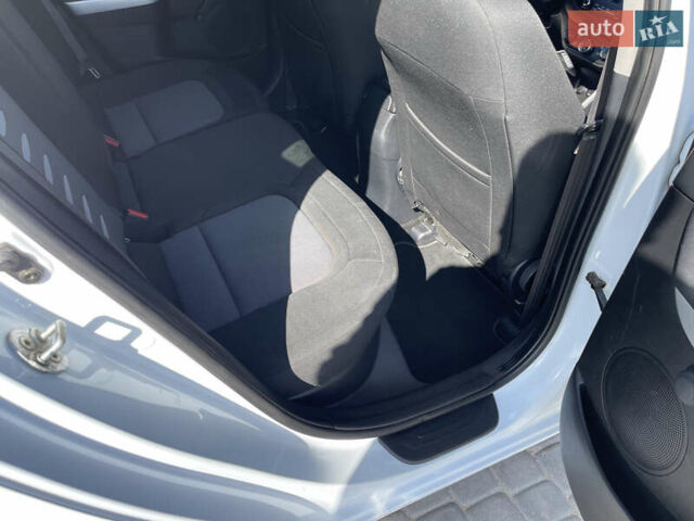 Белый Киа Сид, объемом двигателя 1.4 л и пробегом 166 тыс. км за 8700 $, фото 21 на Automoto.ua