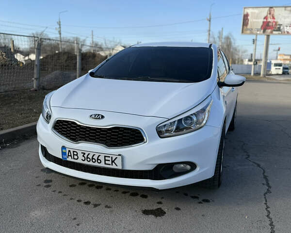Белый Киа Сид, объемом двигателя 1.4 л и пробегом 190 тыс. км за 7200 $, фото 1 на Automoto.ua