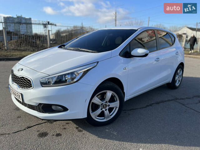 Белый Киа Сид, объемом двигателя 1.4 л и пробегом 190 тыс. км за 7200 $, фото 10 на Automoto.ua