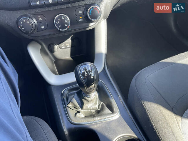 Белый Киа Сид, объемом двигателя 1.4 л и пробегом 166 тыс. км за 8700 $, фото 31 на Automoto.ua