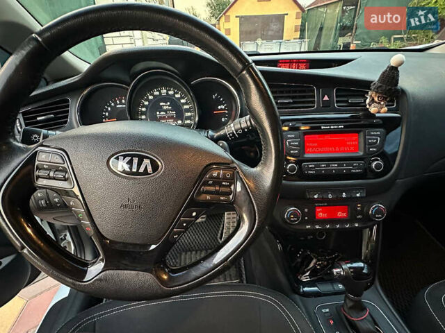 Белый Киа Сид, объемом двигателя 1.58 л и пробегом 62 тыс. км за 13000 $, фото 16 на Automoto.ua