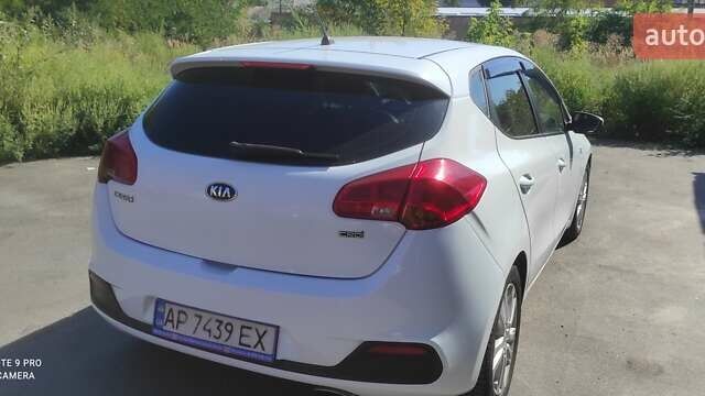 Белый Киа Сид, объемом двигателя 1.4 л и пробегом 229 тыс. км за 8900 $, фото 3 на Automoto.ua