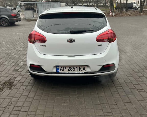 Белый Киа Сид, объемом двигателя 1.6 л и пробегом 66 тыс. км за 12500 $, фото 4 на Automoto.ua