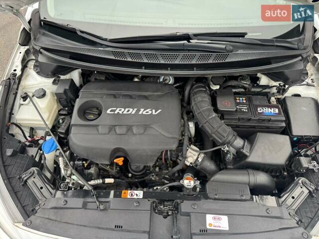 Білий Кіа Сід, об'ємом двигуна 1.6 л та пробігом 83 тис. км за 12300 $, фото 35 на Automoto.ua