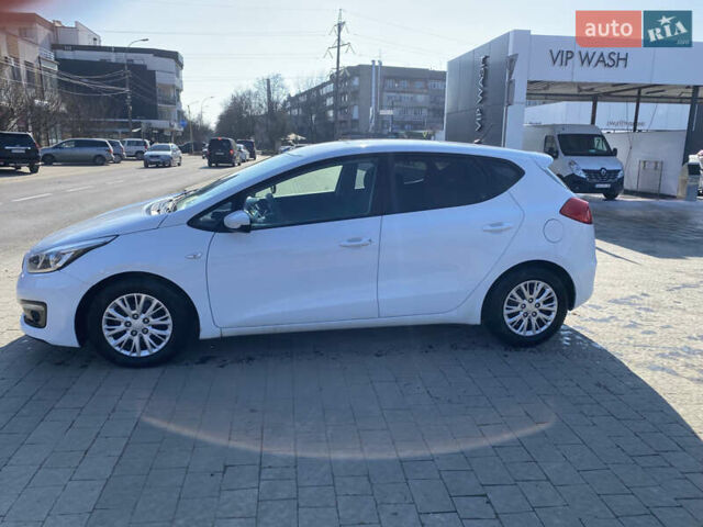 Белый Киа Сид, объемом двигателя 1.6 л и пробегом 242 тыс. км за 8300 $, фото 4 на Automoto.ua