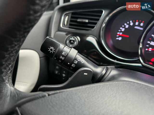 Білий Кіа Сід, об'ємом двигуна 1.6 л та пробігом 83 тис. км за 12300 $, фото 27 на Automoto.ua