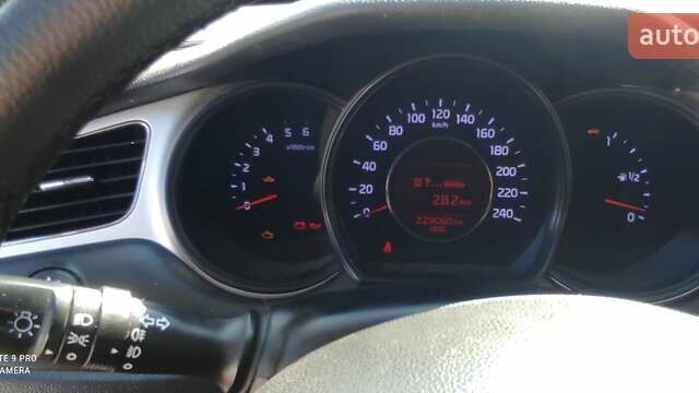 Белый Киа Сид, объемом двигателя 1.4 л и пробегом 229 тыс. км за 8900 $, фото 8 на Automoto.ua
