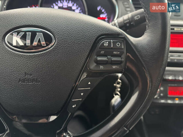 Білий Кіа Сід, об'ємом двигуна 1.6 л та пробігом 83 тис. км за 12300 $, фото 30 на Automoto.ua
