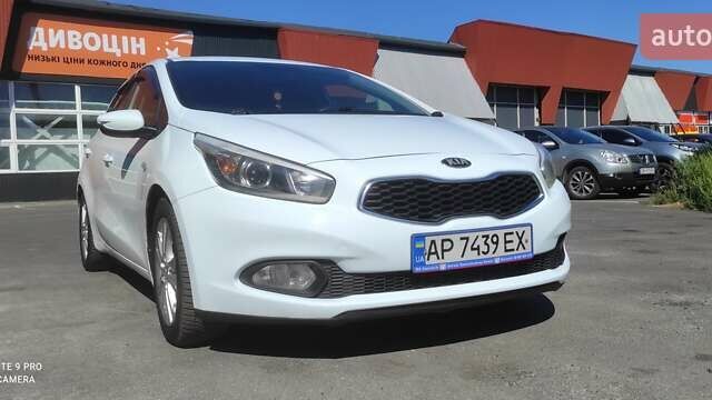 Белый Киа Сид, объемом двигателя 1.4 л и пробегом 229 тыс. км за 8900 $, фото 1 на Automoto.ua