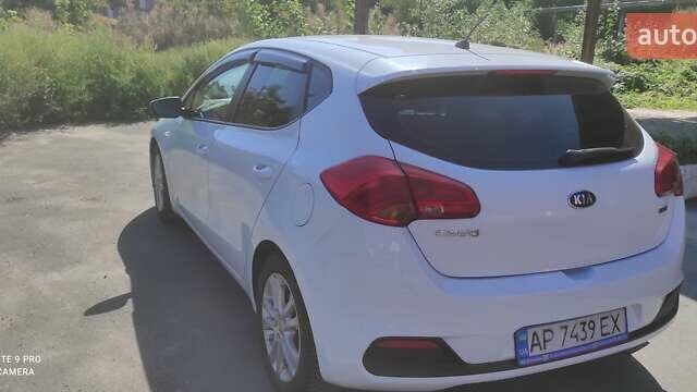 Белый Киа Сид, объемом двигателя 1.4 л и пробегом 229 тыс. км за 8900 $, фото 2 на Automoto.ua