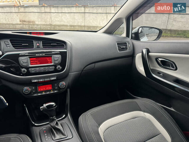 Білий Кіа Сід, об'ємом двигуна 1.6 л та пробігом 83 тис. км за 12300 $, фото 22 на Automoto.ua